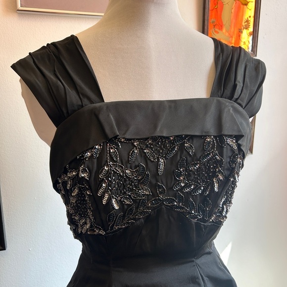 Late 1950s / Early 1960s Vintage Beaded Black Satin Cocktail & Dance Dress - Picture 2 of 13